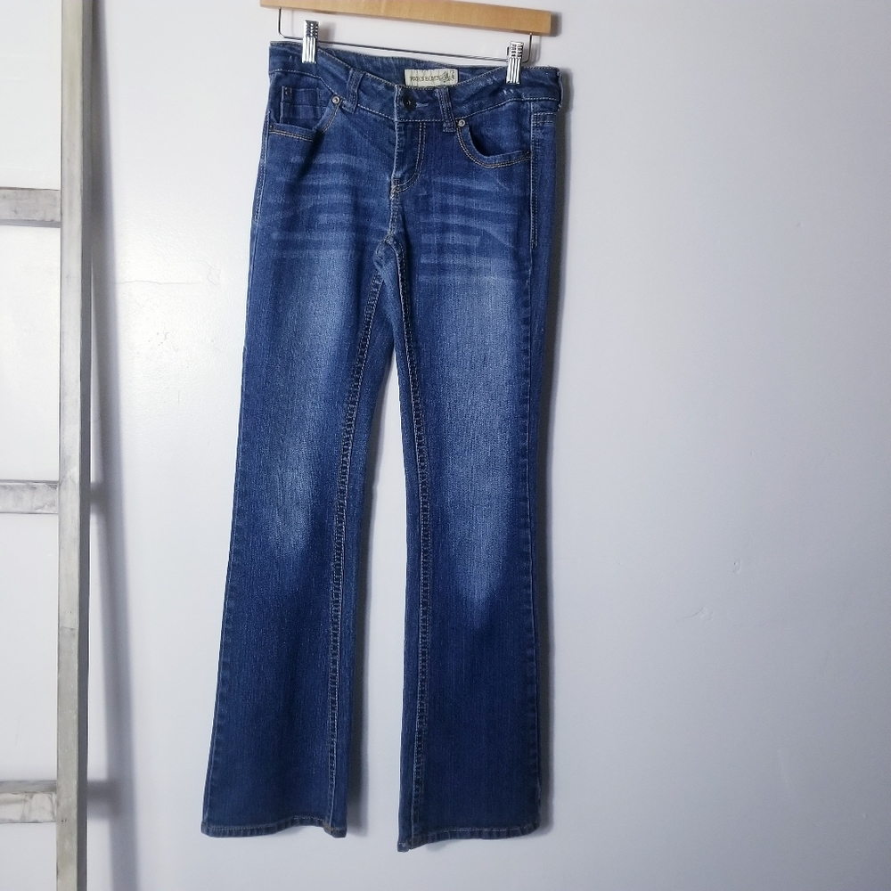 PARIS BLUES LOW RISE BOOTCUT JEANS SIZE 7